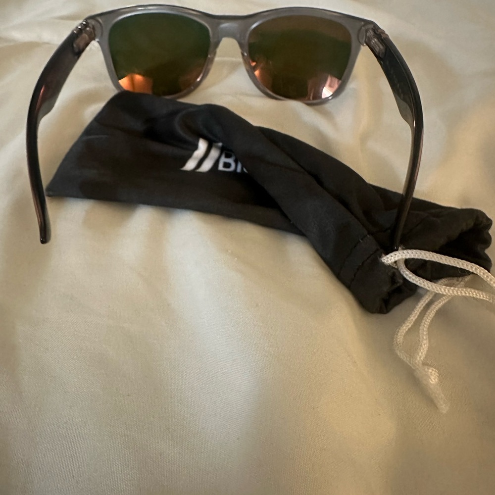 Men’s sunglasses - Picture 2 of 2